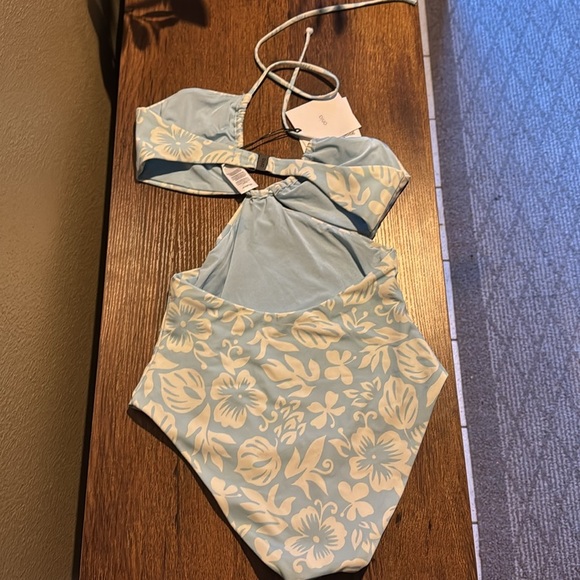 New ONIA one piece swimsuit - Picture 3 of 5